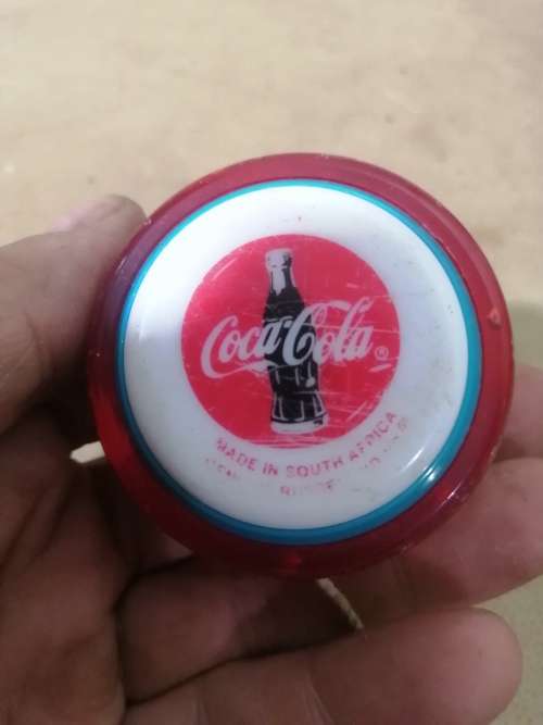 VINTAGE COKE RUSSELL YOYO - 6 OF 7 YOYOS ON AUCTION