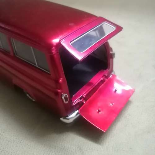 Jada Toys 1:24 1957 Chevy Suburban