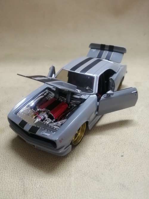 Maisto 1968 Chevrolet Camaro ss 1/24 die Cast