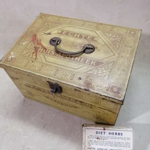 MAGNIFICENT ANTIQUE PETERSEN `ECHTE HUIS APOTEEK` TIN