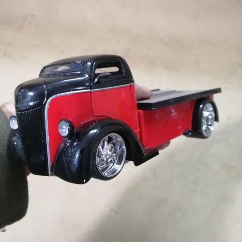 1947 Ford Coe Flatbed Black and Red Jada 96959 1/24 Scale Diecast