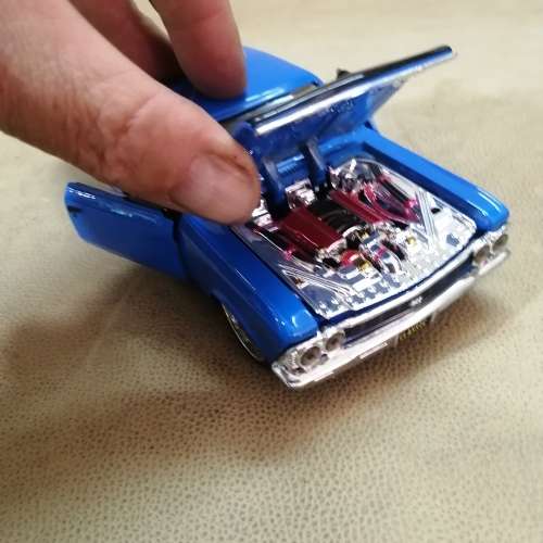 MAISTO - 1966 CHEVROLET CHEVELLE SS 396 - 1/24 DIE CAST