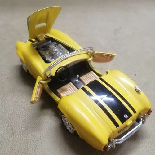 MAISTO - NO 01615 SHELBY COBRA 427 - 1/25 DIE CAST