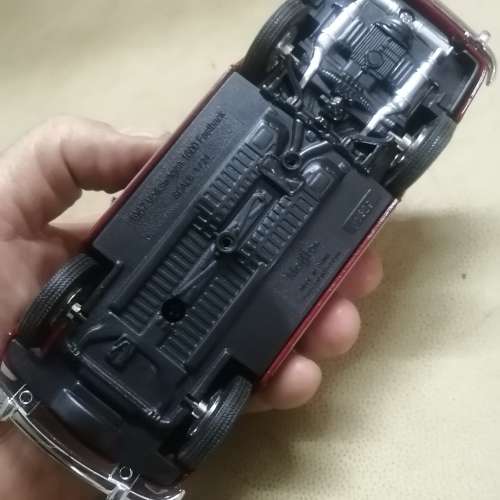 MAISTO NO 1329 - 1967 VOLKSWAGEN 1600 FASTBACK - 1/25 DIE CAST