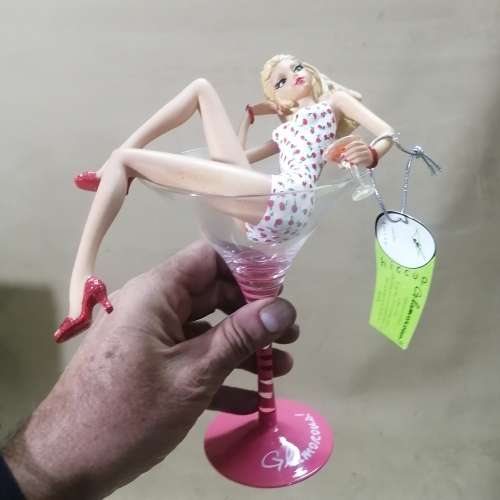 GLAMOROUS COCKTAIL GLASS WITH TALL COSMOPOLITAN GIRL BY HICCUP