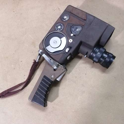VINTAGE ARCO EIGHT MOVIE CAMERA