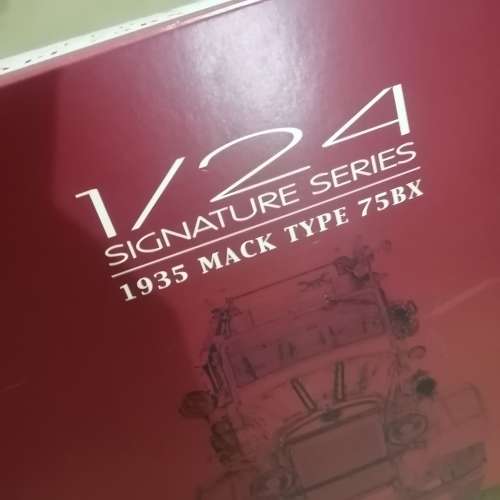 LUCKY DIE CAST 1935 MACK TYPE 75 BX SIGNATURE SERIES 1/24 FIRE ENGINE