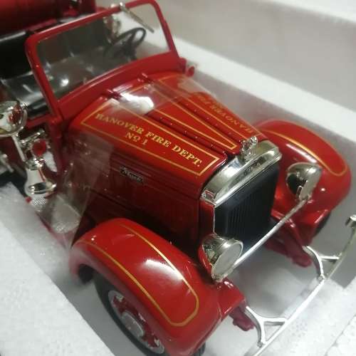 LUCKY DIE CAST 1935 MACK TYPE 75 BX SIGNATURE SERIES 1/24 FIRE ENGINE