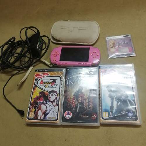 GIGANTIC PSP LIMITED PINK EDITION BUNDLE