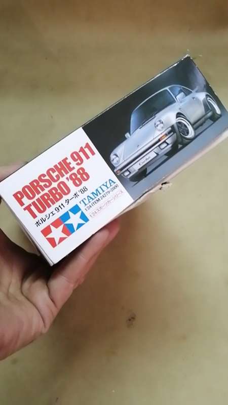 COMPLETE PORSCHE 911 `88 TAMIYA BUILDING MODEL KIT