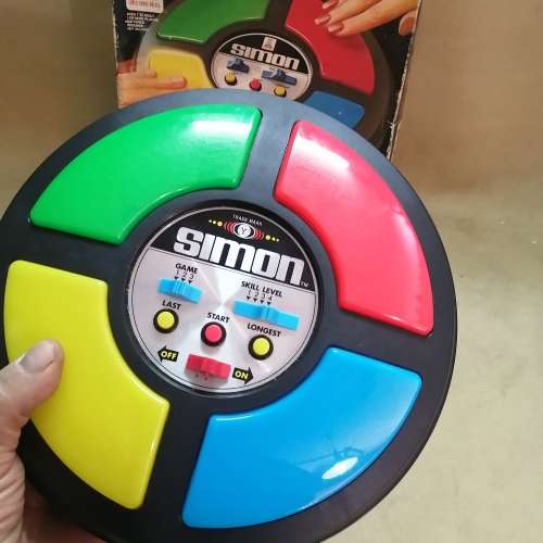 VINTAGE 1978 MILTON BRADLEY MB ELECTRONIC SIMON GAME