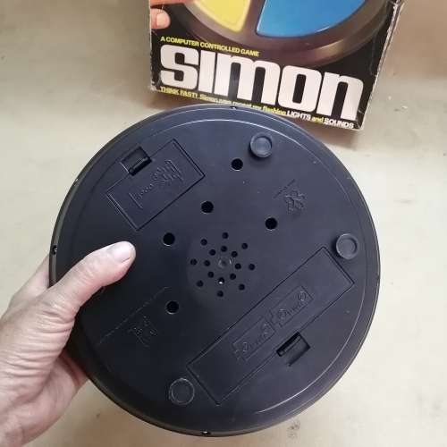 VINTAGE 1978 MILTON BRADLEY MB ELECTRONIC SIMON GAME
