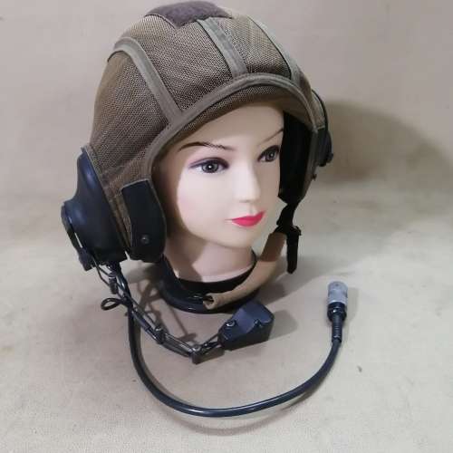 ORIGINAL WWII MILITARY TANK COMMANDERS HELMET WITH MIC AND SPEAKERS