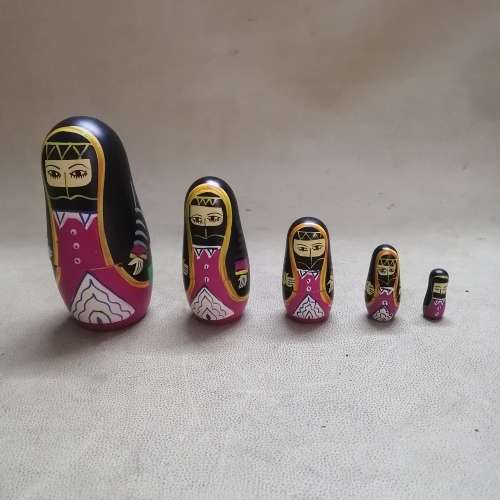 HIGHLY COLLECTABLE VINTAGE ARAB MATRYOSHKA - COMPLETE