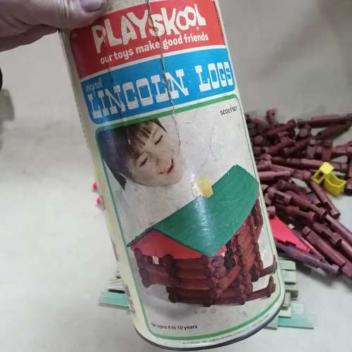 VINTAGE PLAYSKOOL LINCOLN LOGS BUILDING SET