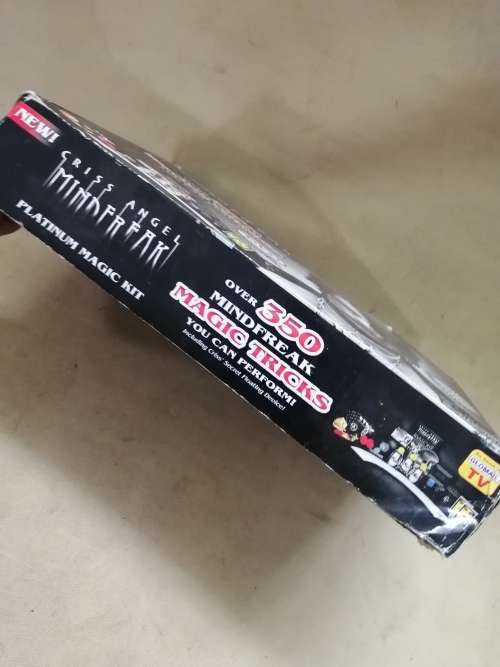 CHRIS ANGEL MINDFREAK OVER 350 MAGIC TRICKS COMPLETE IN BOX