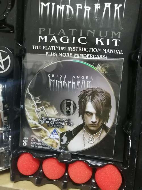 CHRIS ANGEL MINDFREAK OVER 350 MAGIC TRICKS COMPLETE IN BOX