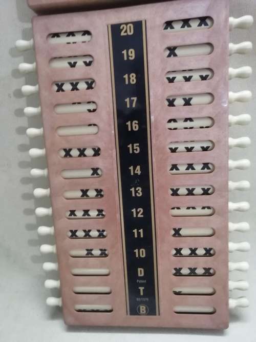 STUNNING VINTAGE FAST SCORE DART SCOREBOARD