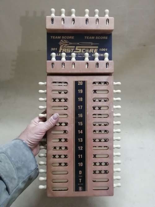 STUNNING VINTAGE FAST SCORE DART SCOREBOARD