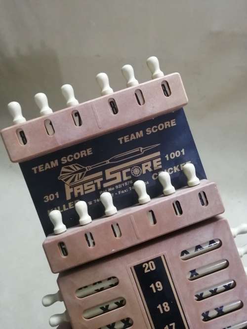 STUNNING VINTAGE FAST SCORE DART SCOREBOARD