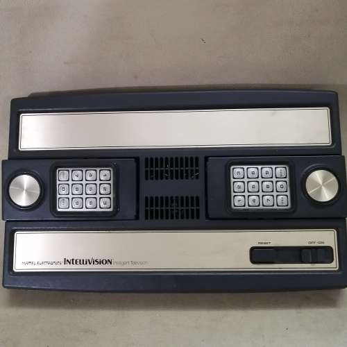 MAGNIFICENT!!! VINTAGE INTELLIVISION GAMING SYSTEM IN BOX - TESTED WORKING