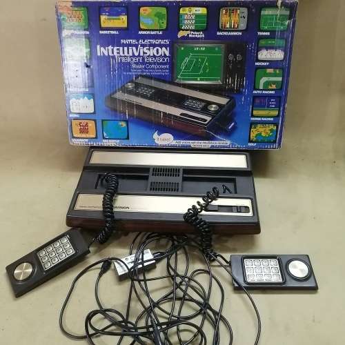 MAGNIFICENT!!! VINTAGE INTELLIVISION GAMING SYSTEM IN BOX - TESTED WORKING