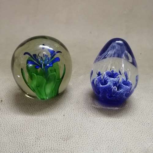 TWO FLORAL HAND BLOWN ART GLASS PAPERWEIGHTS