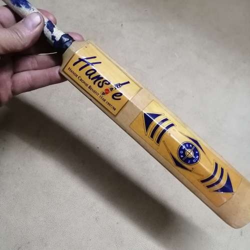 COLLECTORS DREAM!!! ORIGINAL HANSIE CRONJE SIGNATURE ON A MINI CRICKET BAT