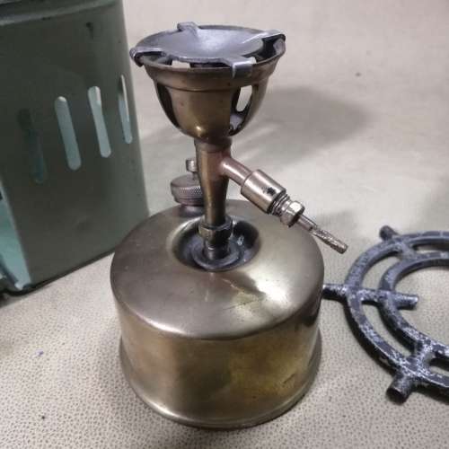 VINTAGE SMALL PRIMUS NO 71 STOVE IN METAL CASE - SWEDEN 2 OF 2