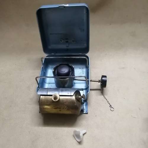 VINTAGE OPTIMUS NO 8R STOVE IN METAL CASE - SWEDEN