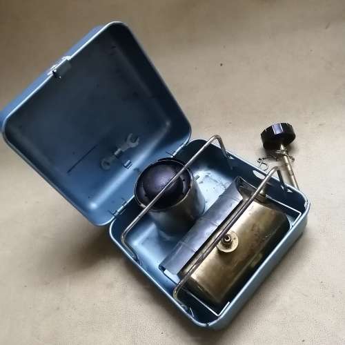 VINTAGE OPTIMUS NO 8R STOVE IN METAL CASE - SWEDEN
