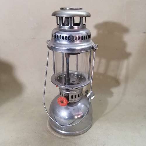 VINTAGE BUTTERFLY KEROSENE LAMP 2 OF 4