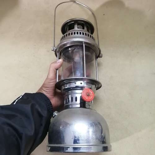 VINTAGE BUTTERFLY KEROSENE LAMP 2 OF 4