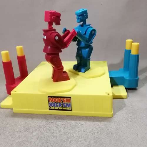 VINTAGE ROCKEM SOCKEM BOXING ROBOTS ) WORKING CONDITION)