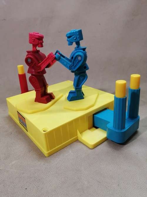 VINTAGE ROCKEM SOCKEM BOXING ROBOTS ) WORKING CONDITION)