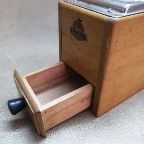 STUNNING VINTAGE GERMAN ZASSENHAUS COFFEE GRINDER - WORKING