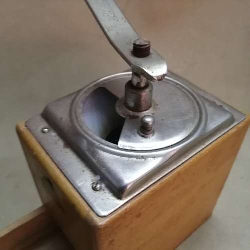STUNNING VINTAGE GERMAN ZASSENHAUS COFFEE GRINDER - WORKING