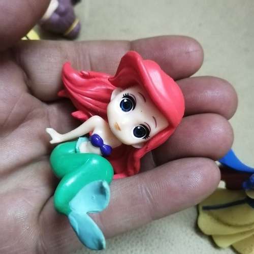 HIGHLY COLLECTIBLE SET OF DISNEY PRINCESS FIGURINES
