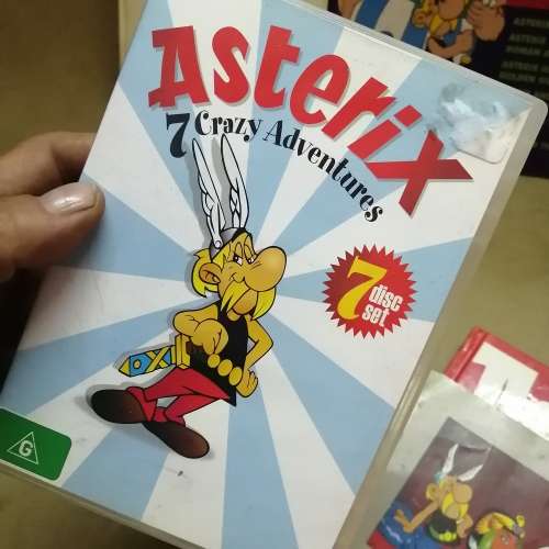 MASSIVE ASTERIX 6 DISK DVD AND BOOK COLLECTION