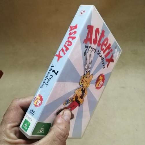 MASSIVE ASTERIX 6 DISK DVD AND BOOK COLLECTION