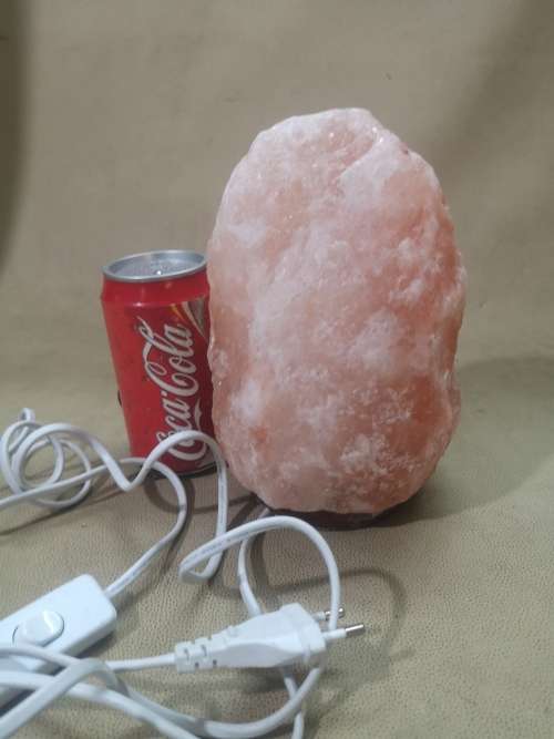 BEAUTIFUL HIMALAYAN ROCK SALT LAMP - WORKING