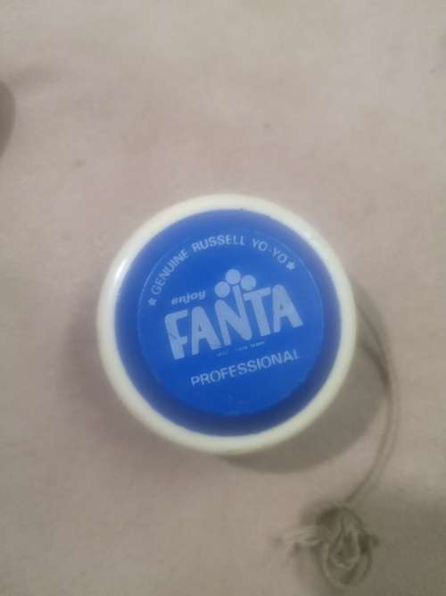 BEAUTIFUL VINTAGE GENUINE RUSSELL BLUE FANTA YOYO