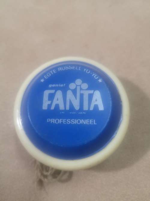BEAUTIFUL VINTAGE GENUINE RUSSELL BLUE FANTA YOYO
