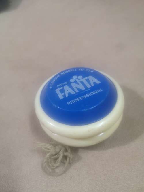 BEAUTIFUL VINTAGE GENUINE RUSSELL BLUE FANTA YOYO
