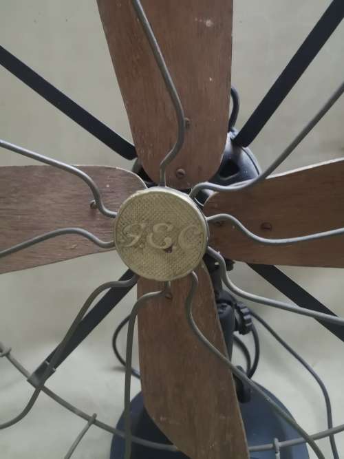 VINTAGE 1924 GEC CAST IRON, BRASS & WOOD FAN MADE BY GENERAL ELECTRIC Co Ltd WITTON ENG