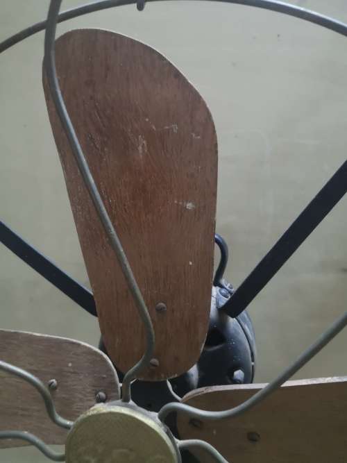 VINTAGE 1924 GEC CAST IRON, BRASS & WOOD FAN MADE BY GENERAL ELECTRIC Co Ltd WITTON ENG