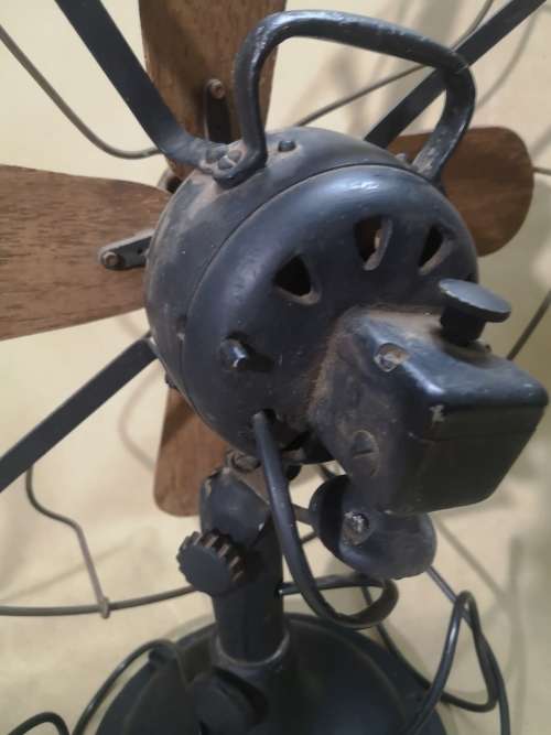 VINTAGE 1924 GEC CAST IRON, BRASS & WOOD FAN MADE BY GENERAL ELECTRIC Co Ltd WITTON ENG