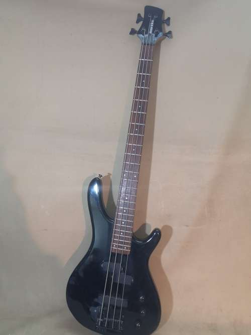 CHECK OUT THIS AMAZING HARTKE ELECTRIC 4 STRING BASS GUITAR