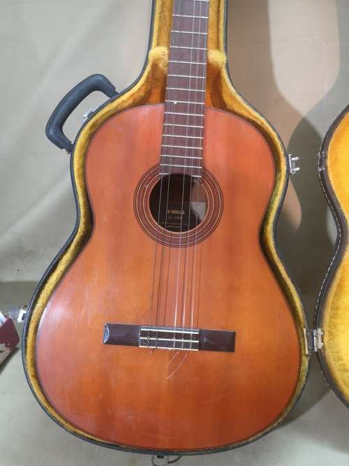 VINTAGE YAMAHA G-55A CLASSICAL GUITAR WITH CASE