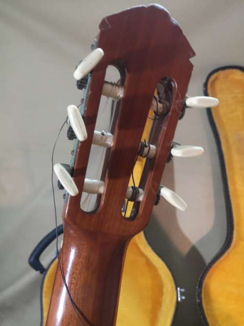 VINTAGE YAMAHA G-55A CLASSICAL GUITAR WITH CASE